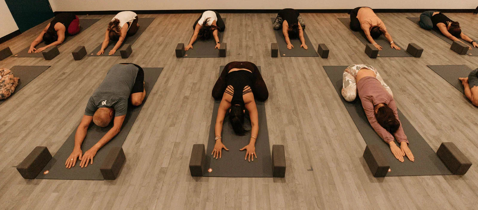 YogaSix Wexford: The New Yoga Studio That Makes Finding Your Flow Fun & Easy - Pittsburgh Yog6 Wexford Studio